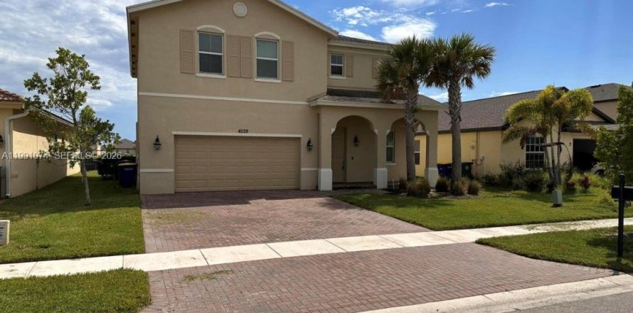 Casa en St. Lucie, Florida 4 dormitorios, 235.88 m2 № 2057562