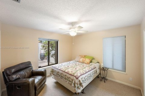 House in Jupiter, Florida 3 bedrooms, 204.76 sq.m. № 1941871 - photo 30