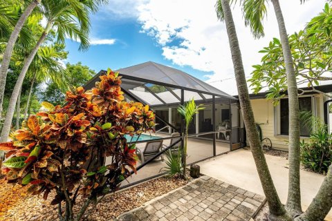 House in Jupiter, Florida 3 bedrooms, 204.76 sq.m. № 1941871 - photo 11