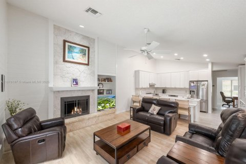 House in Jupiter, Florida 3 bedrooms, 204.76 sq.m. № 1941871 - photo 18