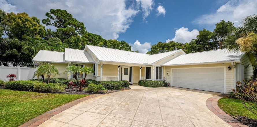 House in Jupiter, Florida 3 bedrooms, 204.76 sq.m. № 1941871