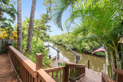 House in Jupiter, Florida 3 bedrooms, 204.76 sq.m. № 1941871 - photo 4