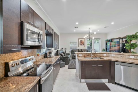 Townhouse in Fort Lauderdale, Florida 6 bedrooms, 316.61 sq.m. № 1818732 - photo 11