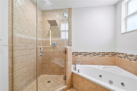 Townhouse in Fort Lauderdale, Florida 6 bedrooms, 316.61 sq.m. № 1818732 - photo 24