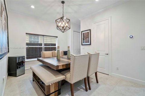Townhouse in Fort Lauderdale, Florida 6 bedrooms, 316.61 sq.m. № 1818732 - photo 7