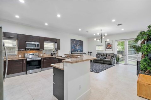 Townhouse in Fort Lauderdale, Florida 6 bedrooms, 316.61 sq.m. № 1818732 - photo 8