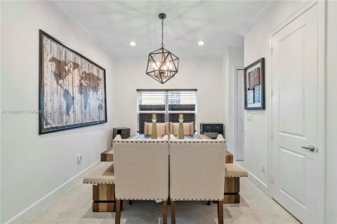 Townhouse in Fort Lauderdale, Florida 6 bedrooms, 316.61 sq.m. № 1818732 - photo 2