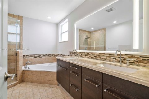 Townhouse in Fort Lauderdale, Florida 6 bedrooms, 316.61 sq.m. № 1818732 - photo 23
