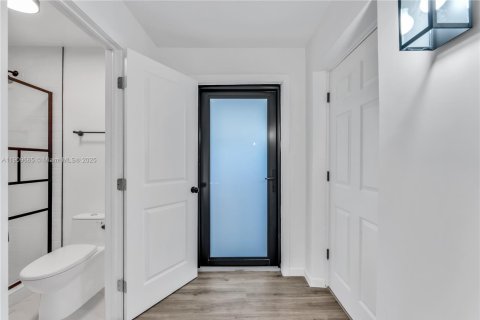 House in Miami, Florida 3 bedrooms, 145.3 sq.m. № 1965366 - photo 14