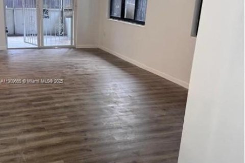 House in Miami, Florida 3 bedrooms, 145.3 sq.m. № 1965366 - photo 11