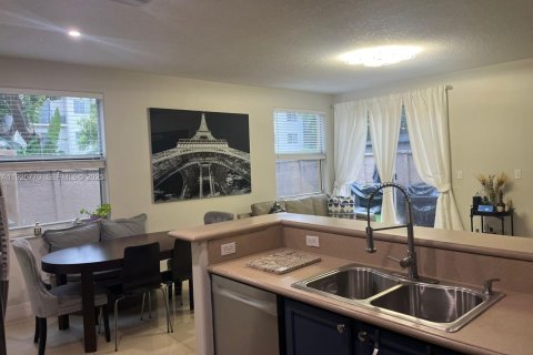 Снять в аренду виллу или дом в Дорал, Флорида 3 спальни, 163.51м2, № 1984285 - фото 9