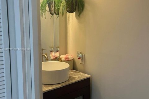 Снять в аренду виллу или дом в Дорал, Флорида 3 спальни, 163.51м2, № 1984285 - фото 6
