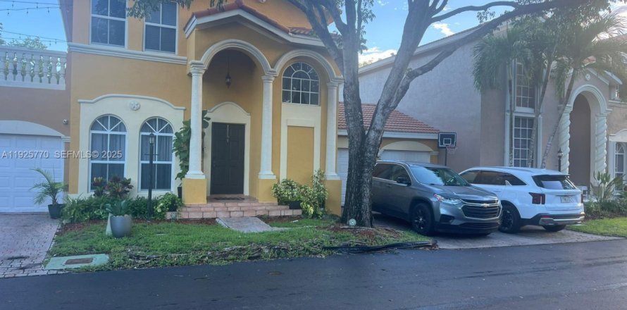 Дом в Дорал, Флорида 3 спальни, 163.51м2 № 1984285