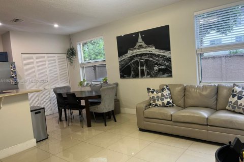 Снять в аренду виллу или дом в Дорал, Флорида 3 спальни, 163.51м2, № 1984285 - фото 7