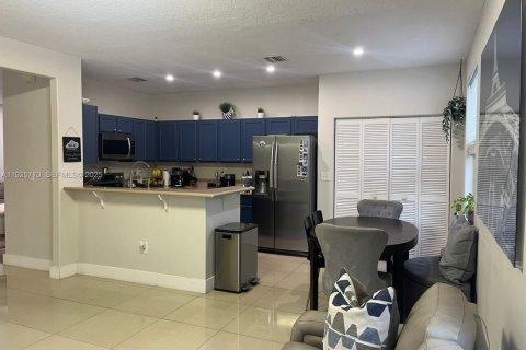 Снять в аренду виллу или дом в Дорал, Флорида 3 спальни, 163.51м2, № 1984285 - фото 8