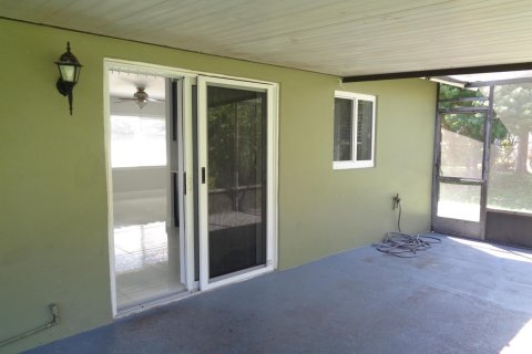Villa ou maison à louer à Boca Raton, Floride: 2 chambres, 80.64 m2 № 2416002 - photo 13