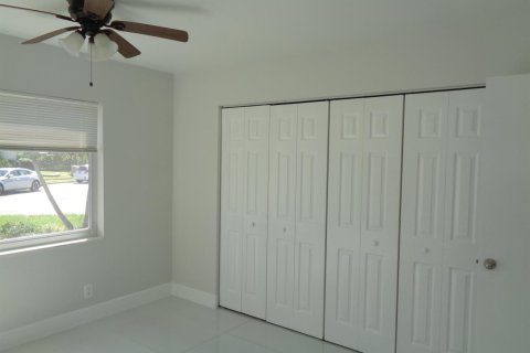Villa ou maison à louer à Boca Raton, Floride: 2 chambres, 80.64 m2 № 2416002 - photo 7