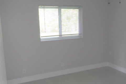 Villa ou maison à louer à Boca Raton, Floride: 2 chambres, 80.64 m2 № 2416002 - photo 10