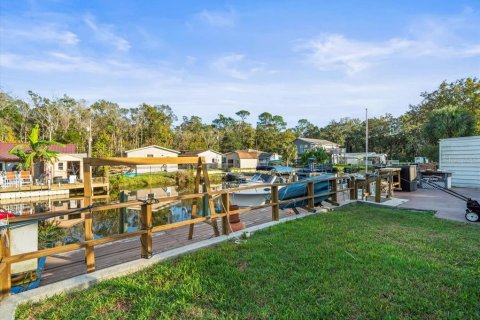 Terreno en venta en Weeki Wachee, Florida № 1555930 - foto 15