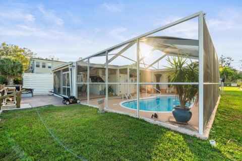 Terreno en venta en Weeki Wachee, Florida № 1555930 - foto 1