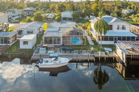 Terreno en venta en Weeki Wachee, Florida № 1555930 - foto 2