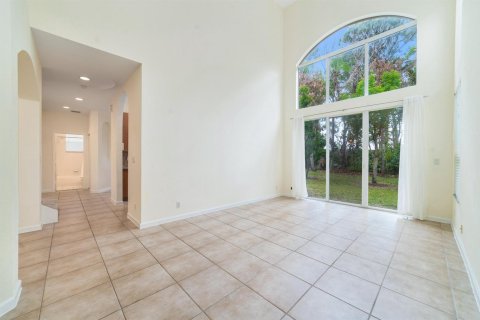 House in St. Lucie, Florida 5 bedrooms, 265.05 sq.m. № 2175580 - photo 4