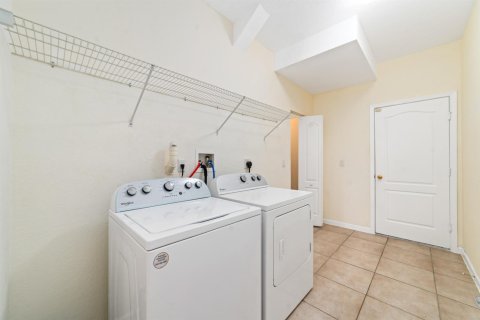House in St. Lucie, Florida 5 bedrooms, 265.05 sq.m. № 2175580 - photo 17