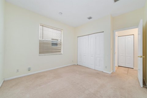 House in St. Lucie, Florida 5 bedrooms, 265.05 sq.m. № 2175580 - photo 15