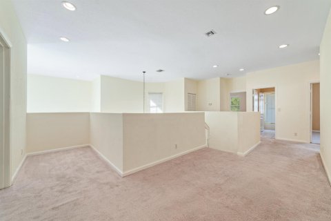 House in St. Lucie, Florida 5 bedrooms, 265.05 sq.m. № 2175580 - photo 19