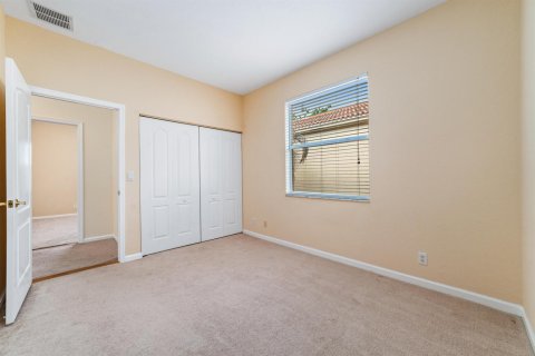 House in St. Lucie, Florida 5 bedrooms, 265.05 sq.m. № 2175580 - photo 27