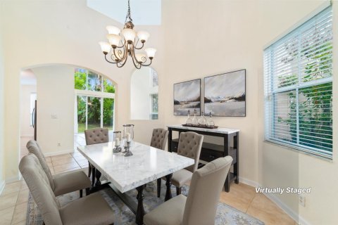 House in St. Lucie, Florida 5 bedrooms, 265.05 sq.m. № 2175580 - photo 6
