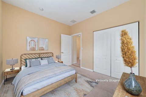 House in St. Lucie, Florida 5 bedrooms, 265.05 sq.m. № 2175580 - photo 20