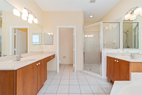 House in St. Lucie, Florida 5 bedrooms, 265.05 sq.m. № 2175580 - photo 30
