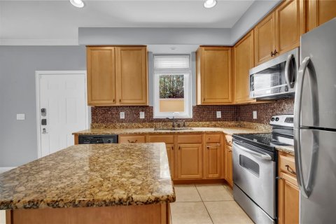 Touwnhouse à louer à Davenport, Floride: 4 chambres, 181.16 m2 № 2405706 - photo 17