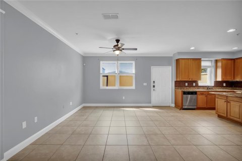 Touwnhouse à louer à Davenport, Floride: 4 chambres, 181.16 m2 № 2405706 - photo 14