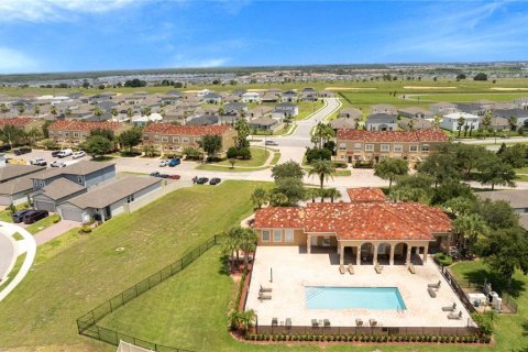 Touwnhouse à louer à Davenport, Floride: 4 chambres, 181.16 m2 № 2405706 - photo 10