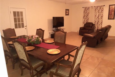 Commercial property in Orlando, Florida 266.82 sq.m. № 2394095 - photo 3