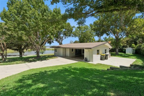 House in Clermont, Florida 3 bedrooms, 174.01 sq.m. № 2224342 - photo 30