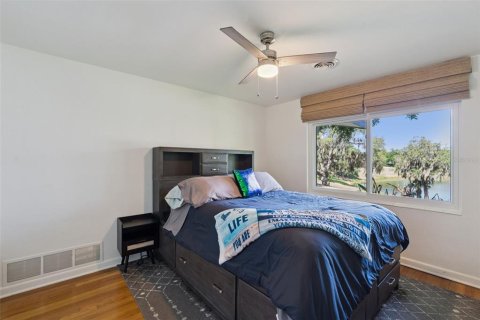 House in Clermont, Florida 3 bedrooms, 174.01 sq.m. № 2224342 - photo 21