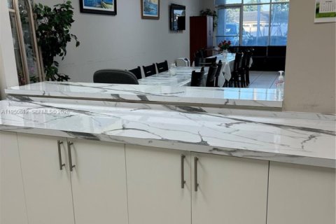 Купить коммерческую недвижимость в Хайалиа, Флорида № 2009643 - фото 10