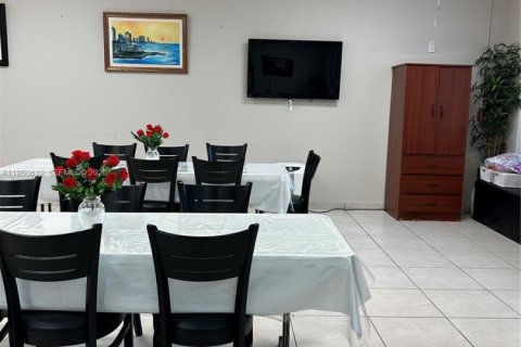 Купить коммерческую недвижимость в Хайалиа, Флорида № 2009643 - фото 6