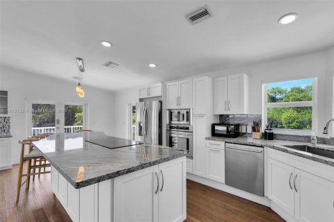 House in Key Largo, Florida 3 bedrooms, 144.09 sq.m. № 1794927 - photo 20