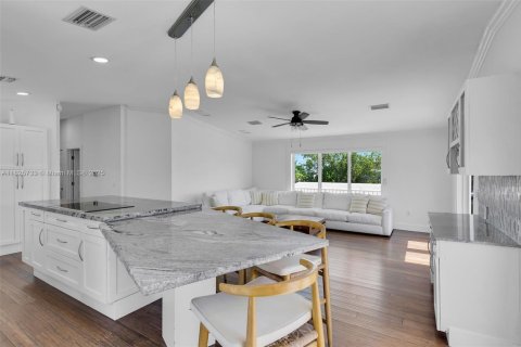 House in Key Largo, Florida 3 bedrooms, 144.09 sq.m. № 1794927 - photo 27