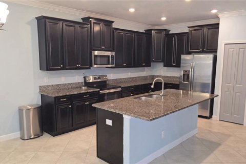 House in Riverview, Florida 4 bedrooms, 237.37 sq.m. № 2393714 - photo 9