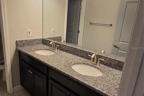 House in Riverview, Florida 4 bedrooms, 237.37 sq.m. № 2393714 - photo 24