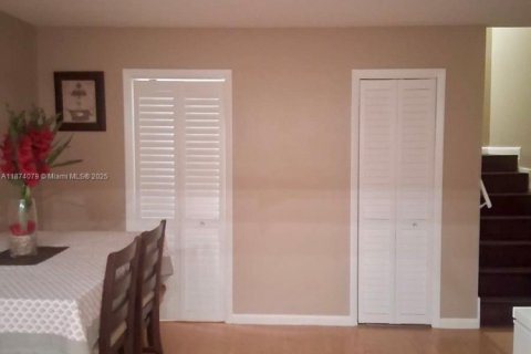 Townhouse in Okeechobee, Florida 2 bedrooms № 1943483 - photo 7
