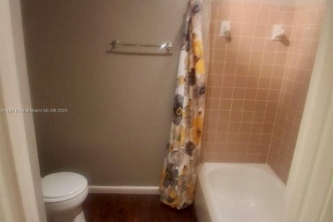 Townhouse in Okeechobee, Florida 2 bedrooms № 1943483 - photo 5