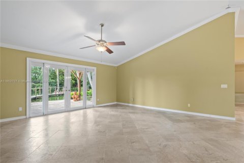 House in Homestead, Florida 5 bedrooms, 377.74 sq.m. № 1875600 - photo 17