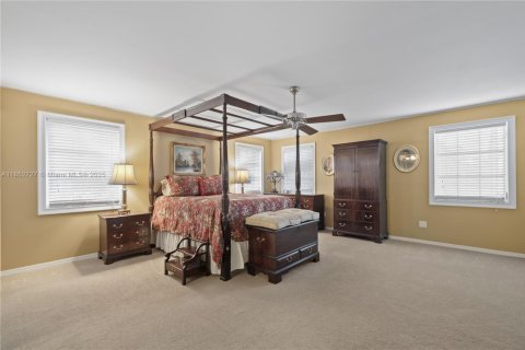 House in Homestead, Florida 5 bedrooms, 377.74 sq.m. № 1875600 - photo 20