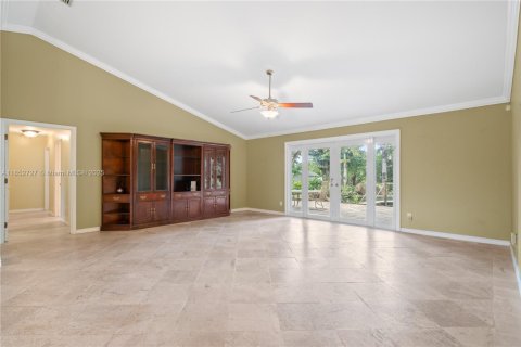 House in Homestead, Florida 5 bedrooms, 377.74 sq.m. № 1875600 - photo 16